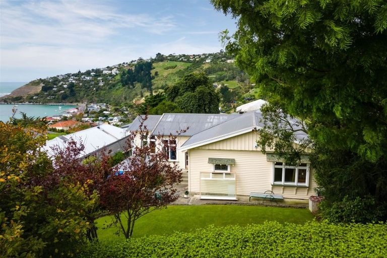 Photo of property in 61 Moncks Spur Road, Redcliffs, Christchurch, 8081