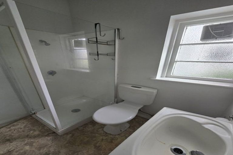 Photo of property in San Marino Apartments, 2/4 Oak Park Avenue, Te Aro, Wellington, 6011