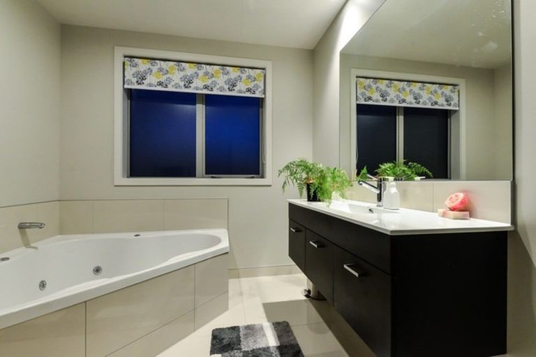 Photo of property in 16 Platina Place, Flagstaff, Hamilton, 3210