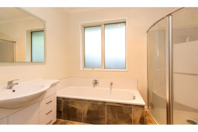 Photo of property in 16 Holiday Drive, Mairehau, Christchurch, 8052