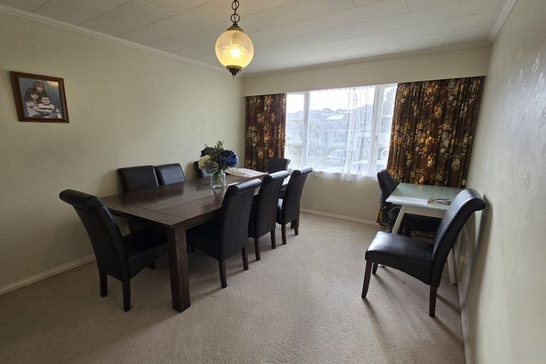 Photo of property in 14 Yarrow Place, Papakowhai, Porirua, 5024