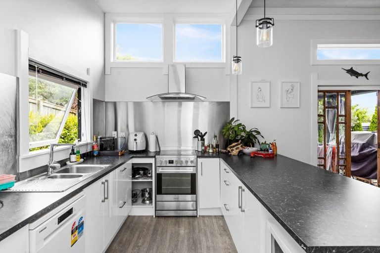 Photo of property in 12 Chaucer Road, Hospital Hill, Napier, 4110