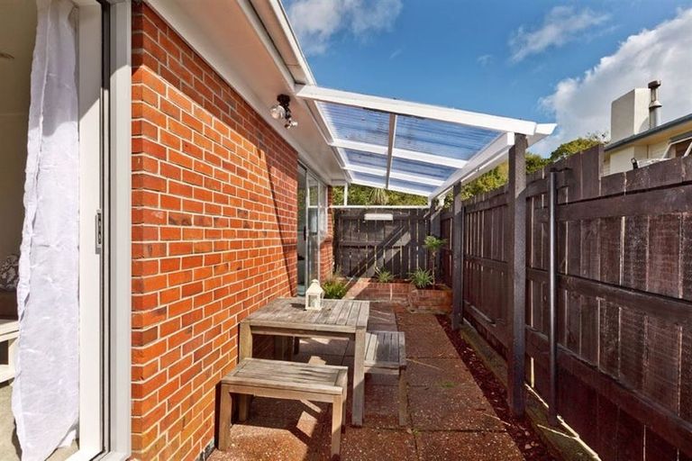 Photo of property in 31 Marina Road, Torbay, Auckland, 0630