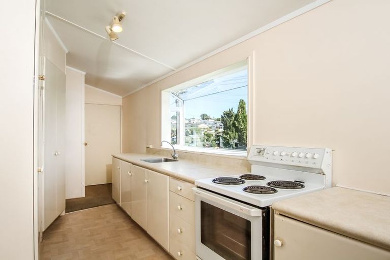 Photo of property in 2/15 Adriatic Avenue, Henderson, Auckland, 0612
