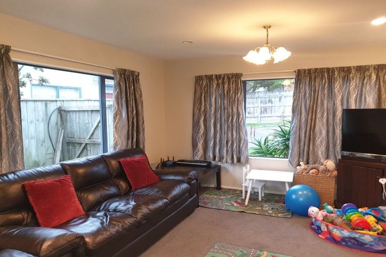 Photo of property in 74 Samwell Drive, Whitby, Porirua, 5024