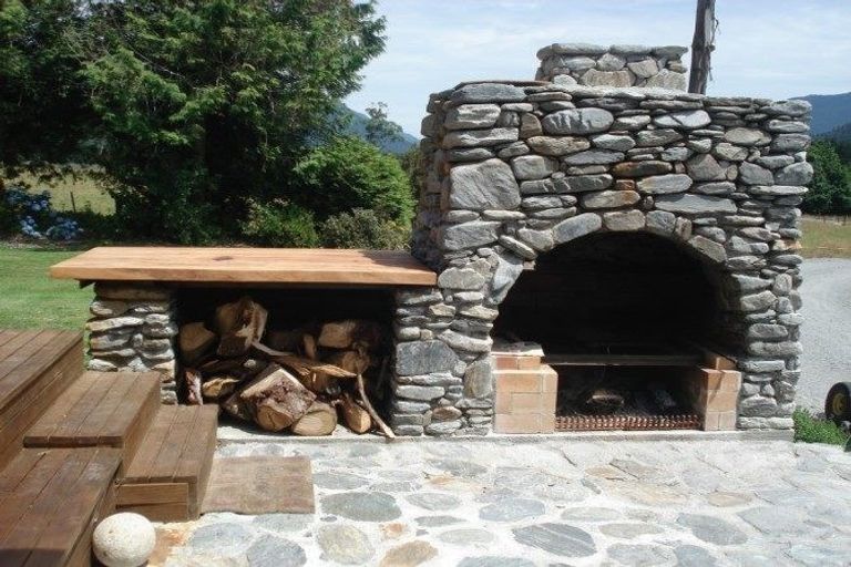 Photo of property in 2147 Lake Brunner Road, Inchbonnie, Kumara, 7875