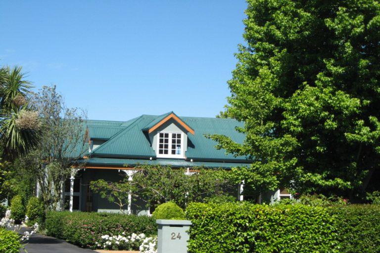 Photo of property in 24 North Parade, Richmond, Christchurch, 8013
