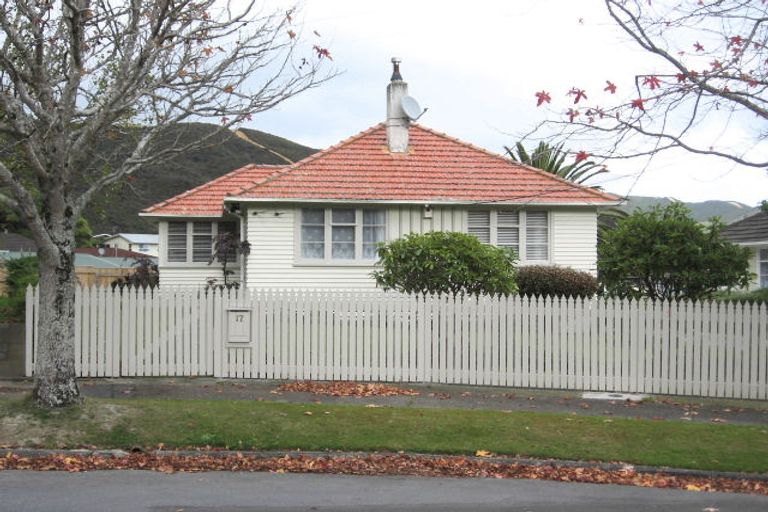 Photo of property in 17 Reuben Grove, Naenae, Lower Hutt, 5011