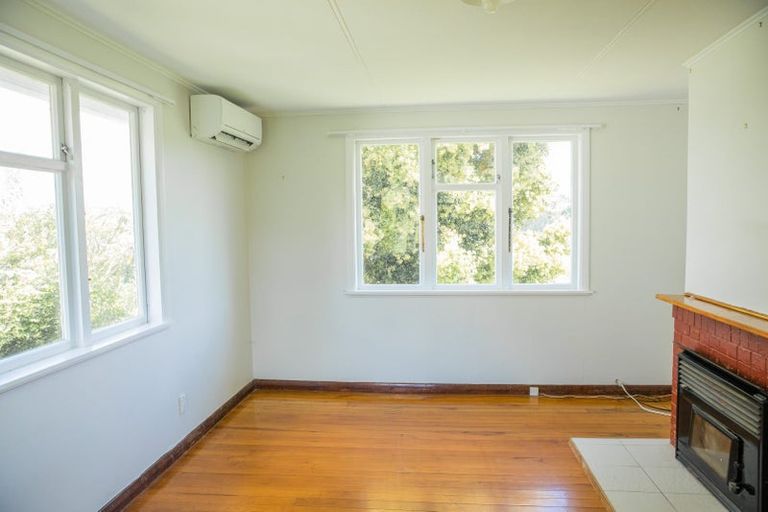 Photo of property in 35 Hillary Crescent, Belmont, Auckland, 0622