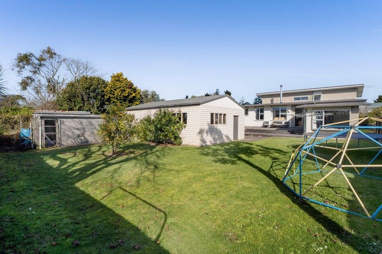 Photo of property in 6 Kowhai Street, Inglewood, 4330