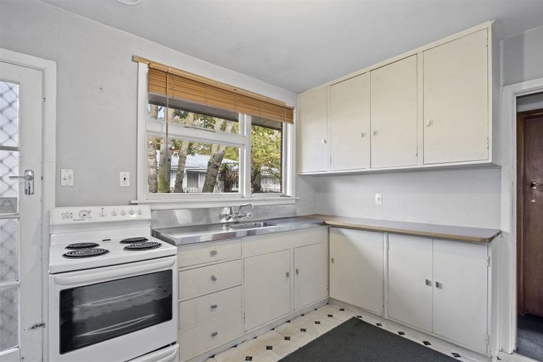 Photo of property in 2/12 Grove Road, Addington, Christchurch, 8024