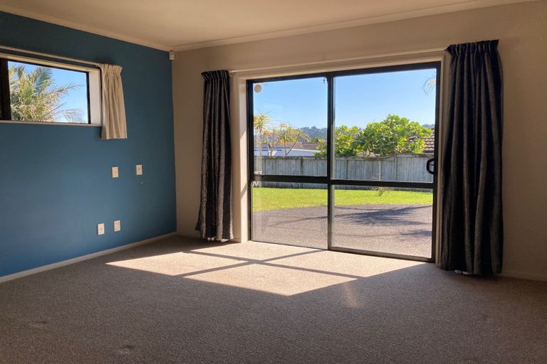 Photo of property in 16 Pitoitoi Avenue, Greenhithe, Auckland, 0632