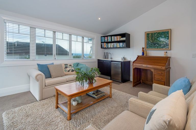 Photo of property in 13 Ocean View Road, Milford, Auckland, 0620