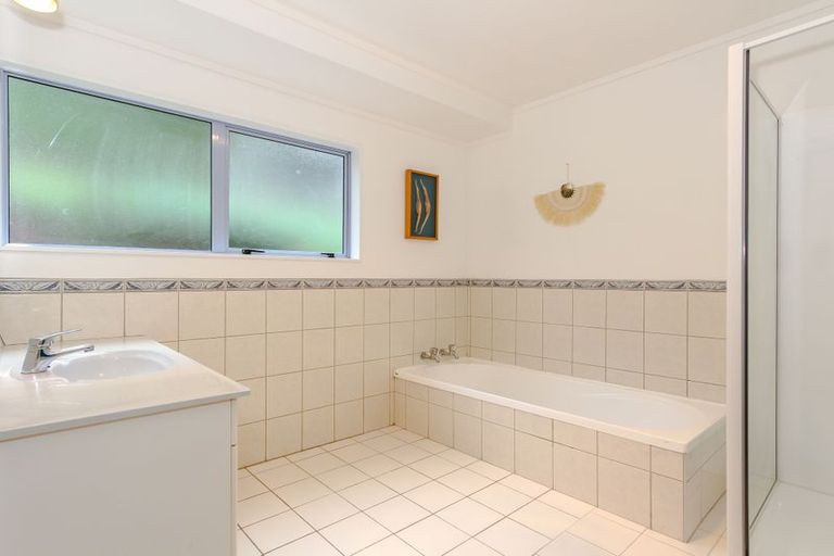 Photo of property in 105 Waitakere Road, Waitakere, Auckland, 0816