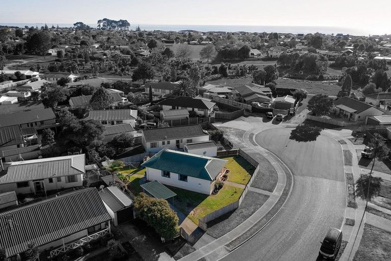 Photo of property in 25a Longstead Avenue, Papamoa Beach, Papamoa, 3118