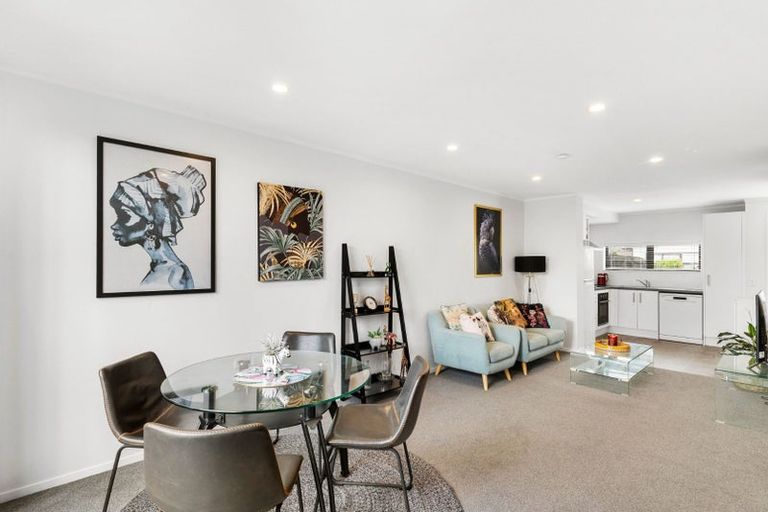 Photo of property in 83 Battalion Drive, Papakura, 2110