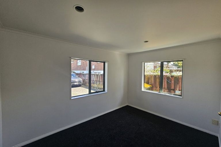 Photo of property in 86 Reeves Road, Pakuranga Heights, Auckland, 2010
