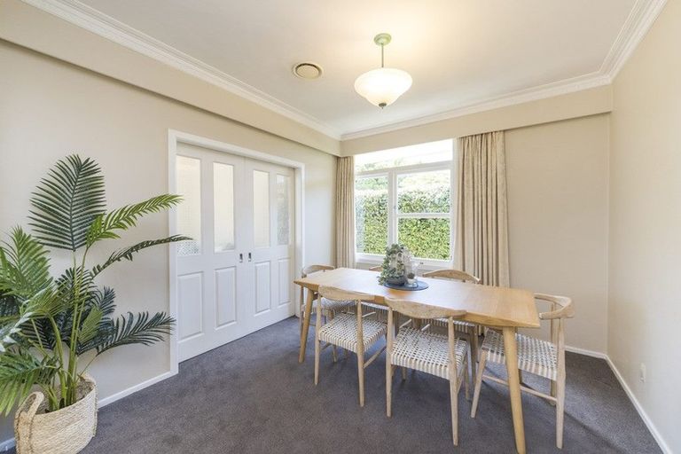 Photo of property in 19 Surrey Crescent, Hokowhitu, Palmerston North, 4410