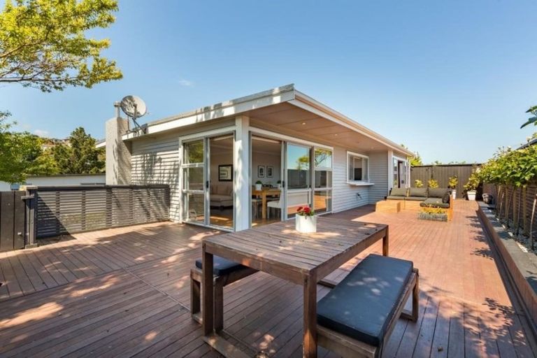 Photo of property in 29 Kiriwai Road, Paremata, Porirua, 5024
