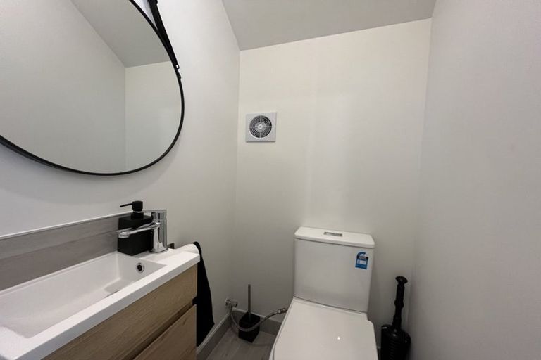 Photo of property in 6/535 Swanson Road, Ranui, Auckland, 0612