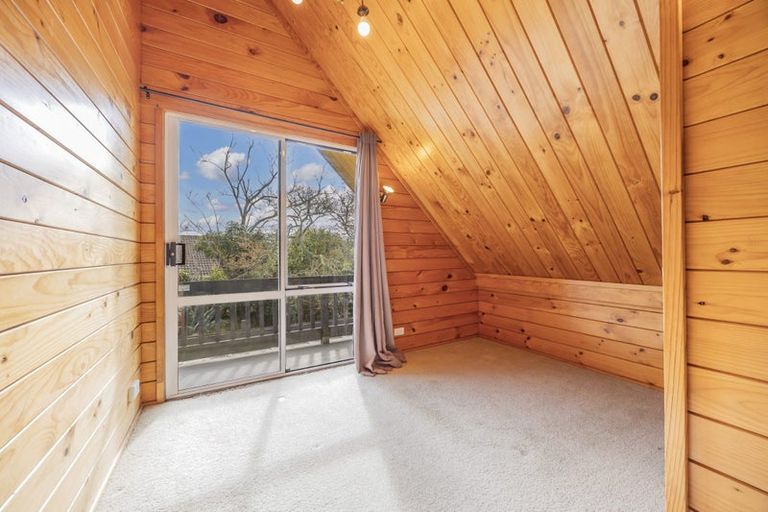 Photo of property in 93 Wiseley Road, West Harbour, Auckland, 0618