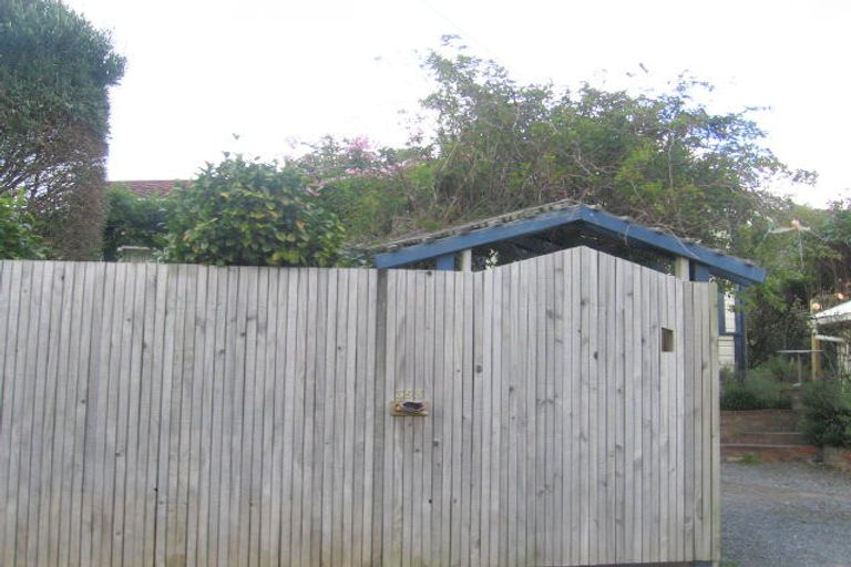 Photo of property in 353 Karori Road, Karori, Wellington, 6012