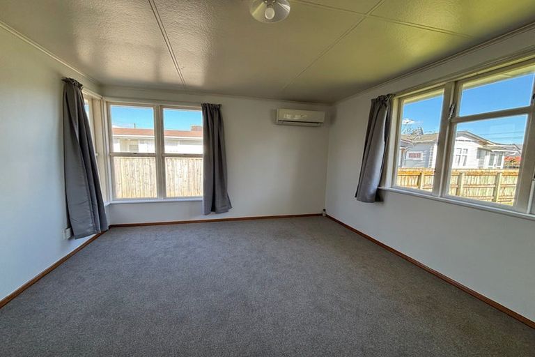 Photo of property in 5 Clyde Street, Levin, 5510