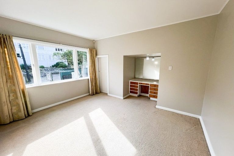 Photo of property in 18 Wavell Street, Karori, Wellington, 6012