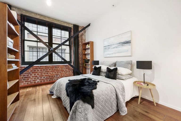 Photo of property in Hannahs Warehouse Apartments, 11/13 Leeds Street, Te Aro, Wellington, 6011