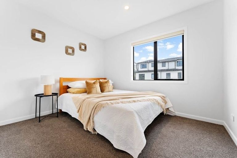 Photo of property in 7 Lawson Creek Street, Massey, Auckland, 0614