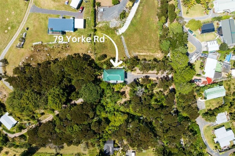Photo of property in 79 Yorke Road, Haruru, 0204