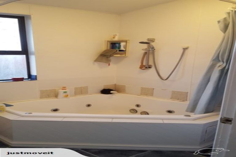 Photo of property in 2 Moffett Street, Islington, Christchurch, 8042