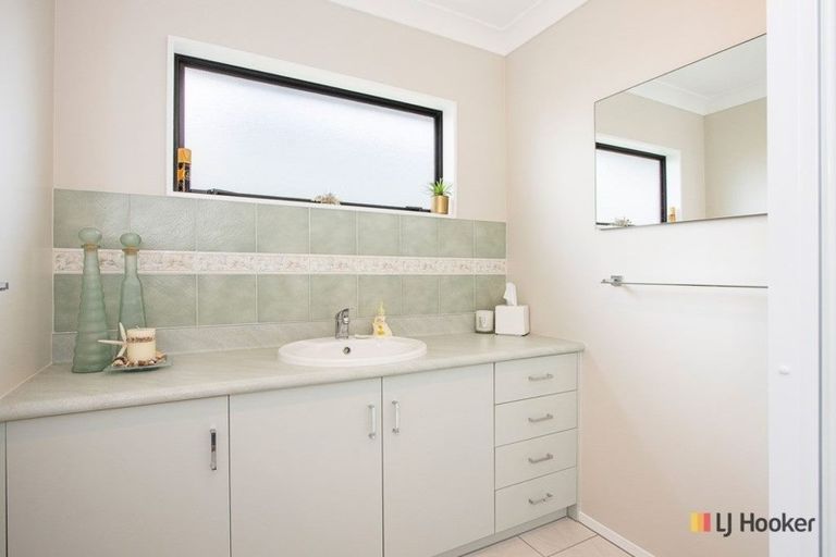 Photo of property in 10 Hereford Place, Waihi Beach, 3611