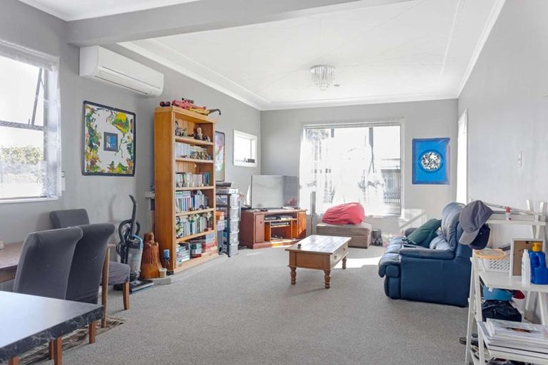 Photo of property in 145 Romilly Street, Westport, 7825