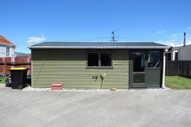 Photo of property in 43 Queen Street, Westport, 7825