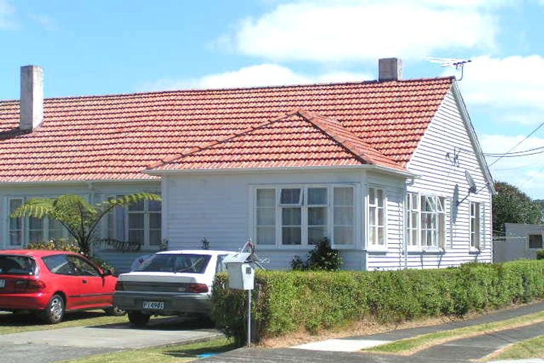 Photo of property in 21 Fairfax Avenue, Northcote, Auckland, 0627