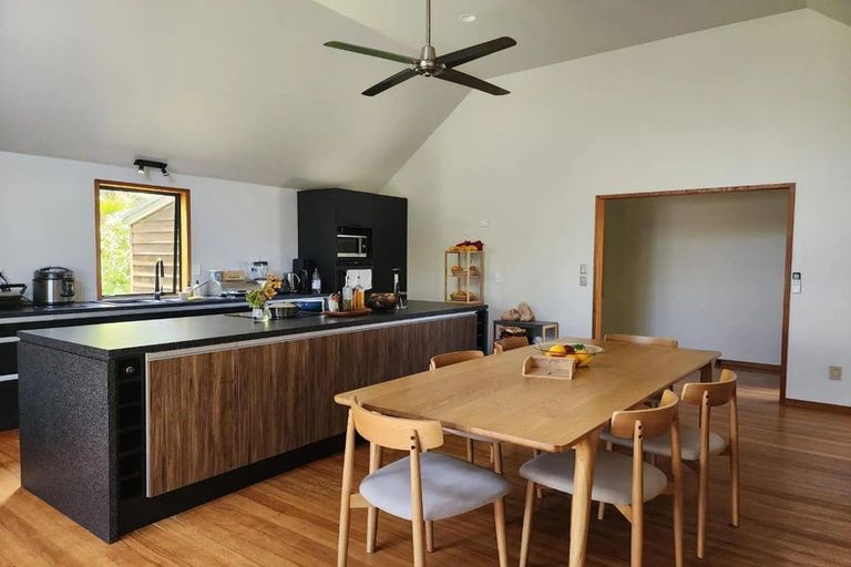 Photo of property in 71 Wairau Road, Oakura, 4314