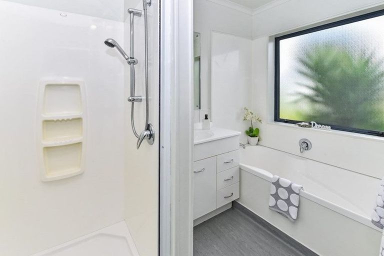 Photo of property in 60a Arimu Road, Papakura, 2110