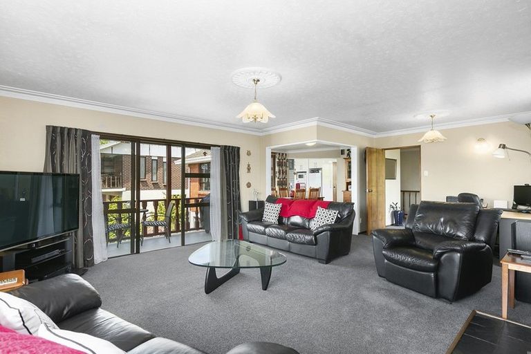 Photo of property in 70 Kinmont Crescent, Kinmont Park, Mosgiel, 9024