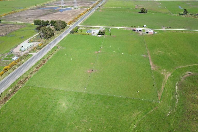 Photo of property in 460 Tiwai Road, Awarua Plains, Invercargill, 9877