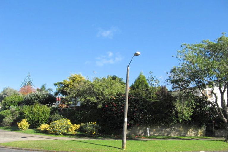 Photo of property in 79 Ennis Avenue, Pakuranga Heights, Auckland, 2010