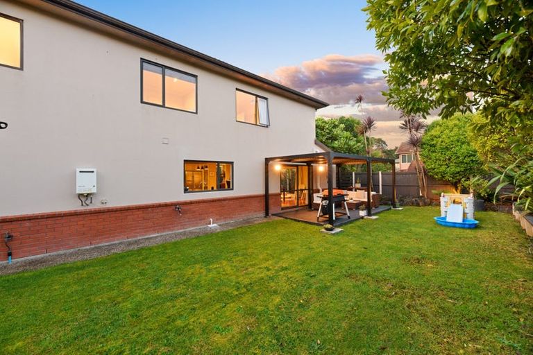 Photo of property in 19 South Kensington Way, Henderson, Auckland, 0612