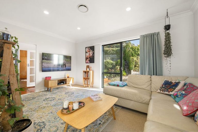 Photo of property in 77 Sidlaw Street, Strathmore Park, Wellington, 6022