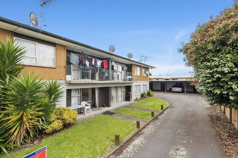 Photo of property in 2/46 May Street, Hamilton East, Hamilton, 3216