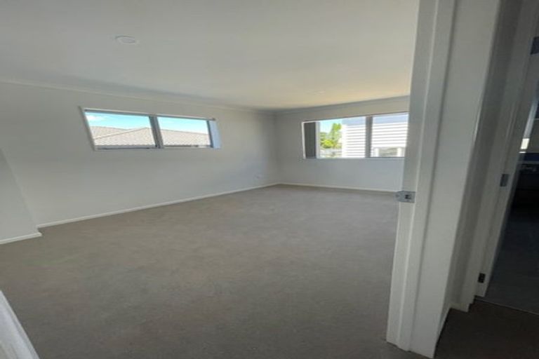 Photo of property in 30b Sorrel Crescent, Bucklands Beach, Auckland, 2012