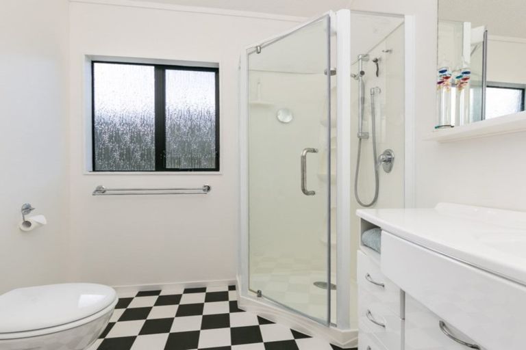 Photo of property in 9 Kapil Grove, Khandallah, Wellington, 6035