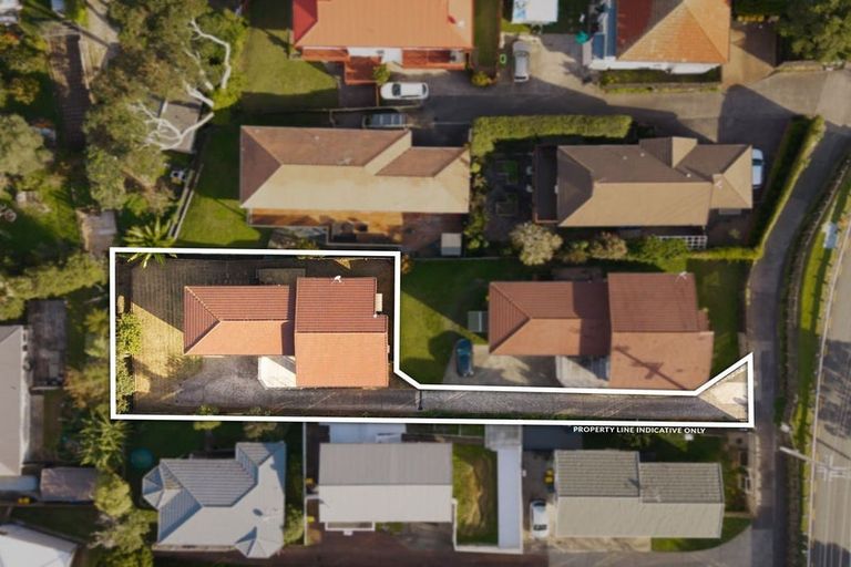 Photo of property in 19b Te Atatu Road, Te Atatu South, Auckland, 0610