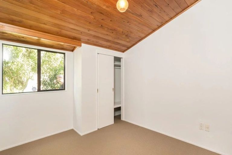 Photo of property in 372 Swanson Road, Ranui, Auckland, 0612