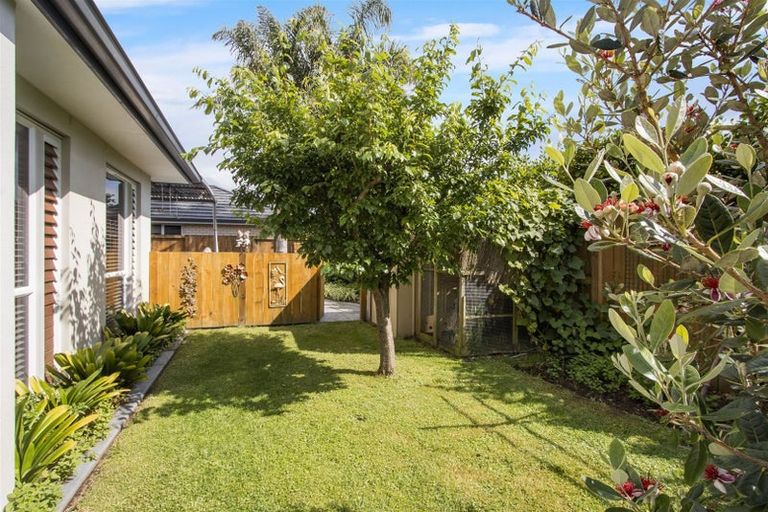Photo of property in 2 Friis Drive, Katikati, 3178