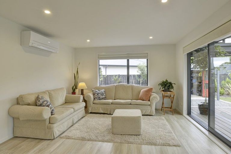 Photo of property in 72 Feist Street, Carterton, 5713